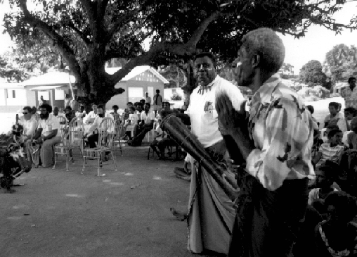 Murray Islanders perform for legal teams, 1989